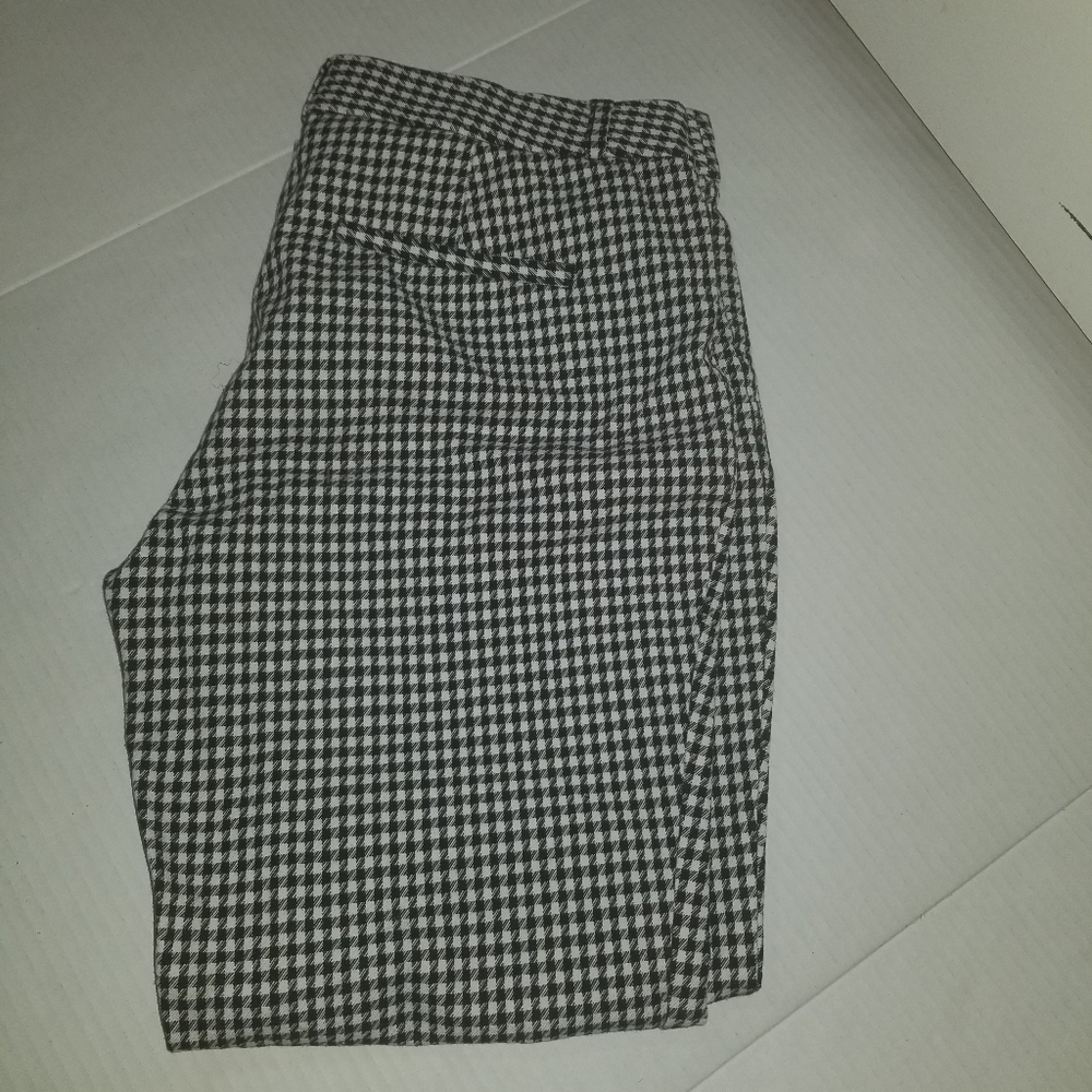 Banana Republic Black and White Houndstooth Ankle Pants